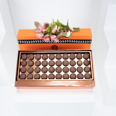 Fahda Sweet Wafer Biscuits and Swiss Chocolate 420gm with Flowers
