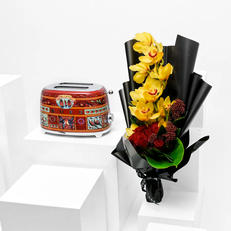 Dolce&Gabbana toaster Smeg with Warm Spring Bouquet  3
