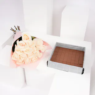 Hanoverian Caramel Chocolates Box | White Roses Hanoverian Caramel Chocolates Box | White Roses