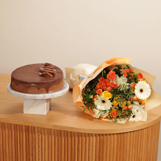 Floward Caramel Biscuit Cake | Bright Flowers
