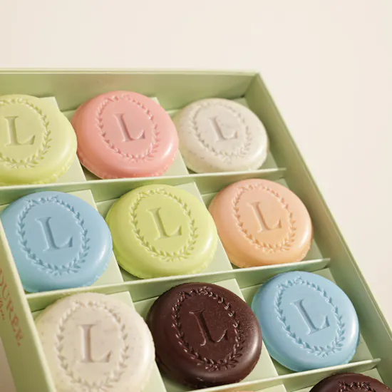 Ladurée Iconic Selection Eugénie Box | Delight Bouquet