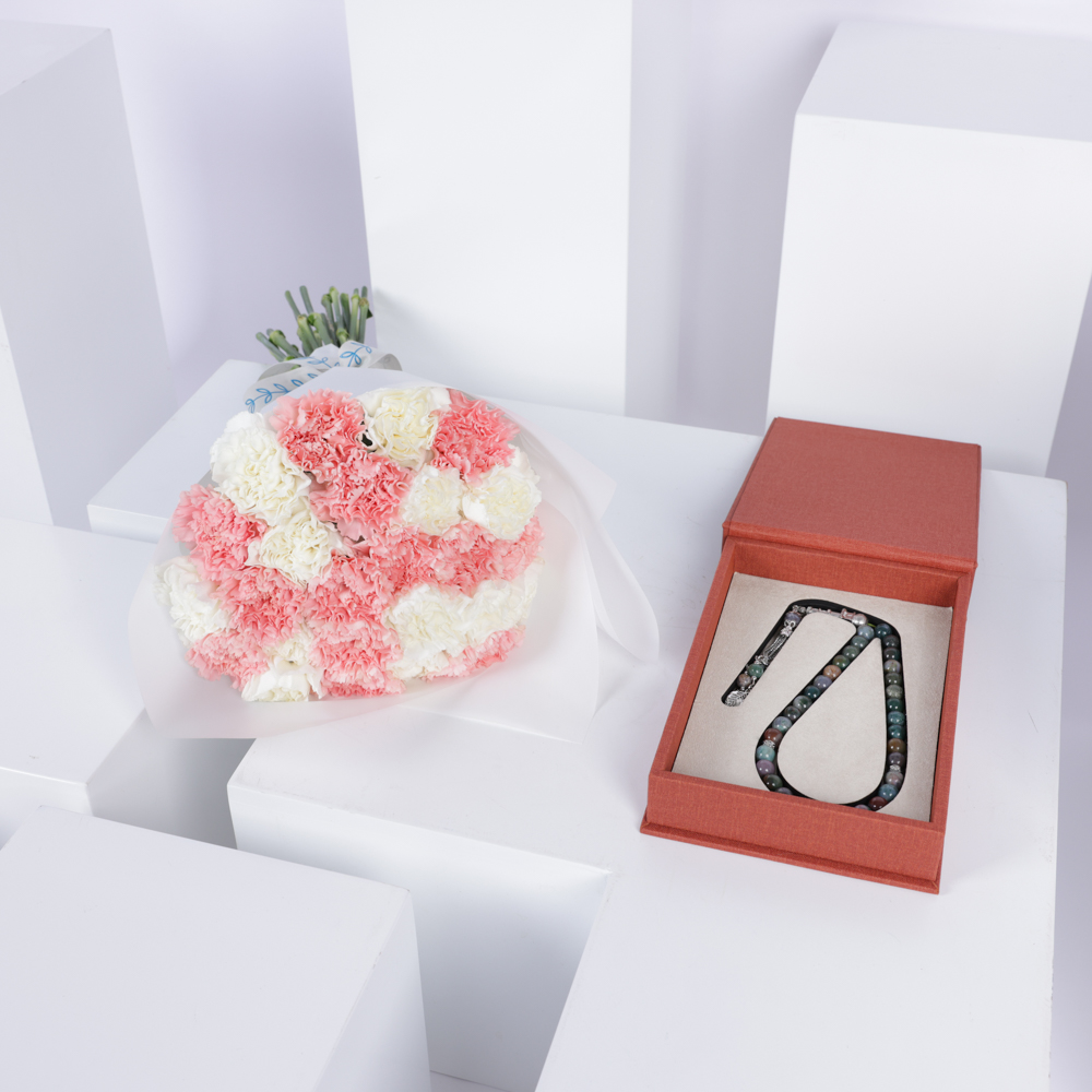 مسبحة خضراء داكنة | باقة كارنيشن