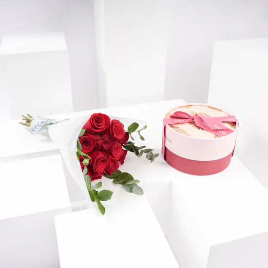 Hanoverian Mix Brand Chocolate Box | 12 Red Roses Bouquet