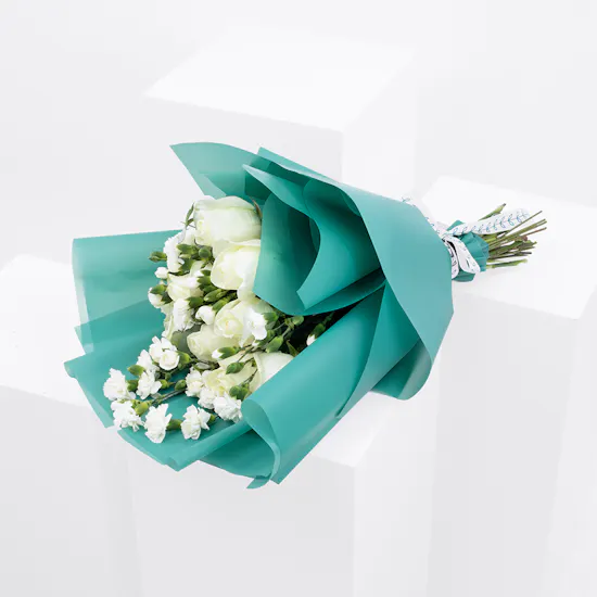 Pretty In White | Green Wrap