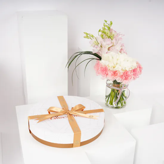 Levo Chocolate Big Box | Blooming Elegance Vase