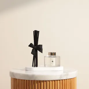 أعواد معطرة إنجليش بير آند فريزيا من جو مالون | 165 مل