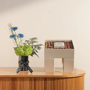Soucolat Best Dad Medium Chocolate Table Box | Midnight Elegance Flowers