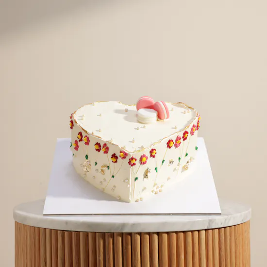 Floward Macrons and Flowers Heart Cake