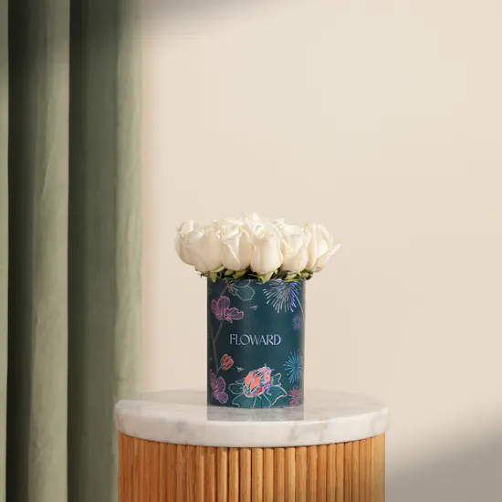 White Wishes Rose Box | 15 Flowers