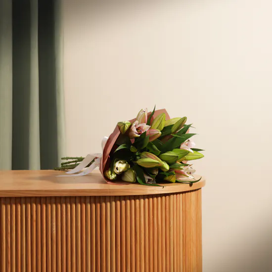 Graceful Lilies Bouquet | 8 Flowes