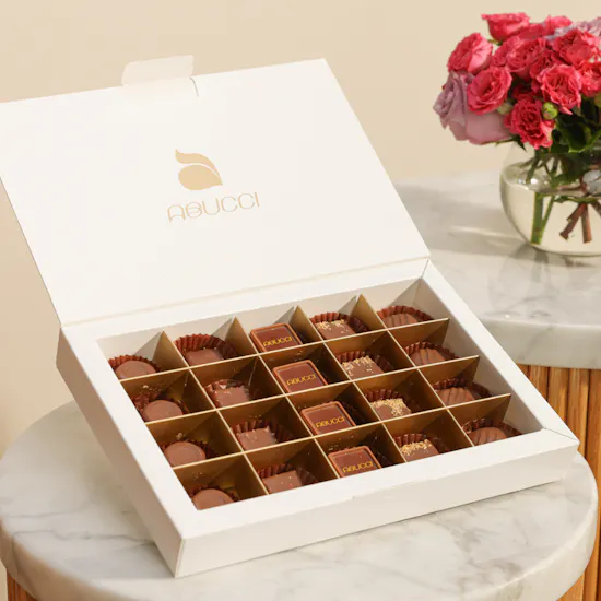 Abucci Classic Chocolate Box | Timeless Charm Flowers Vase