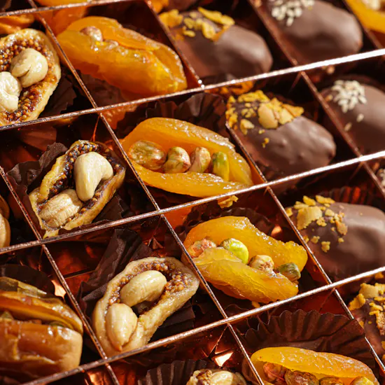 Floward Ramadan Dates and Dried Fruits Large Box