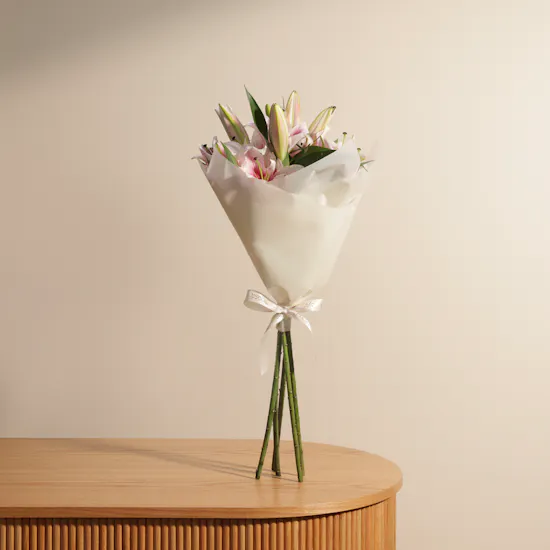 Blush Pink Lily Bouquet | 5 Flowers