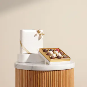 Bateel Alaska White Small Gift Box Bateel Alaska White Small Gift Box