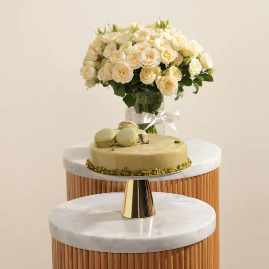 Ladurée Macaron Cake | Romantic Baby Roses Vase