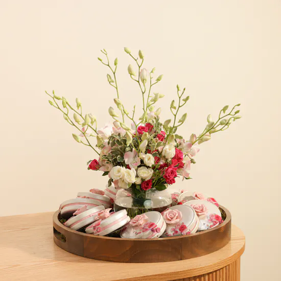 10 Bostani Rose Chocolates Box & Garden Flowers