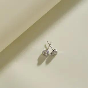 Izmirian Cluster Heart Diamond Earrings Izmirian Cluster Heart Diamond Earrings