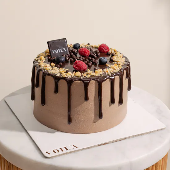 Voila Chocolate Cake | Super Dad Vase