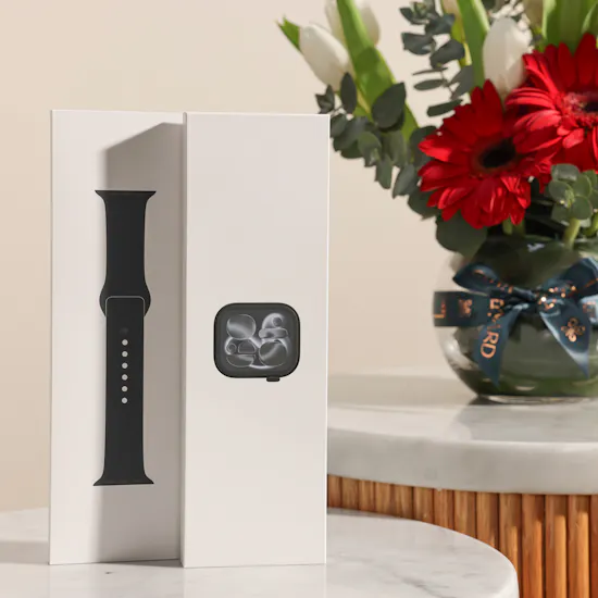 Apple Watch Series 11 GPS Jet Black 42mm Aluminum | Lush Aura Flower