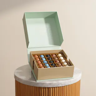 Nua Signature Arabesque Large Chocolate Box
