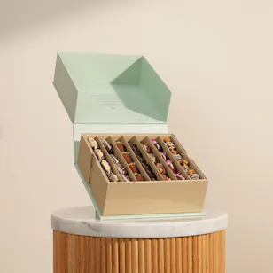 Nua Stuffed Dates Signature Arabesque Box Nua Stuffed Dates Signature Arabesque Box