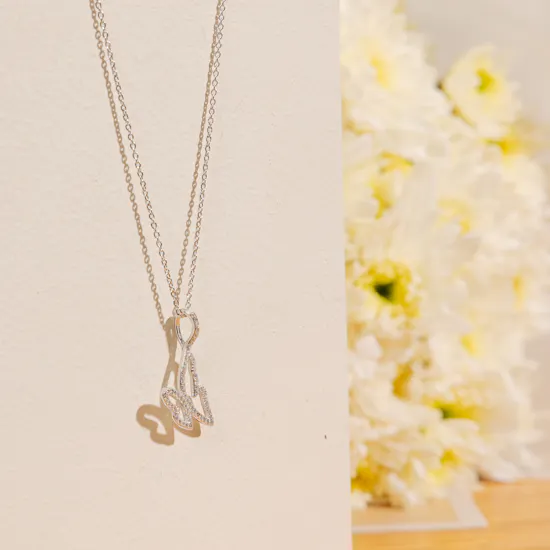 Felizmoda Silver Butterfly Necklace | 15 White Chrysanthemums
