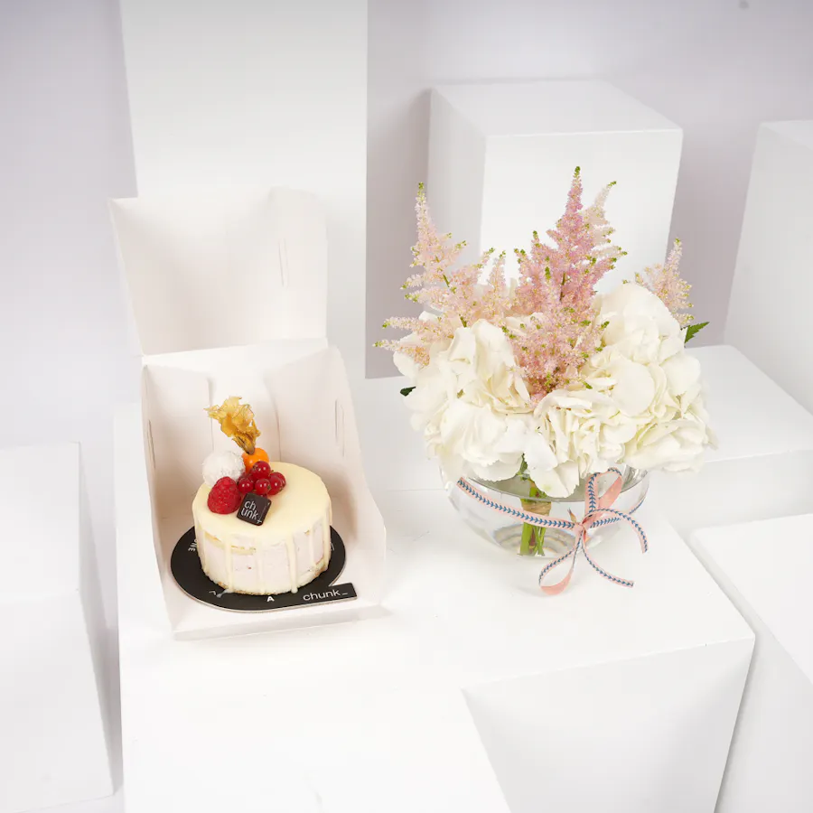 Chunk Crunchy Berries Small Cake | Softness Vase 4