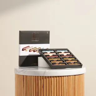 Cho'clair Flatbox Eclair with White Sleeve Box