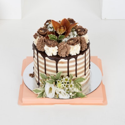Roselle Chocolate Sponge Cake With Flowers