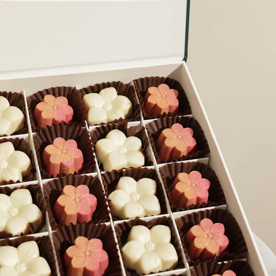 Floward Roses Medium Chocolate Box