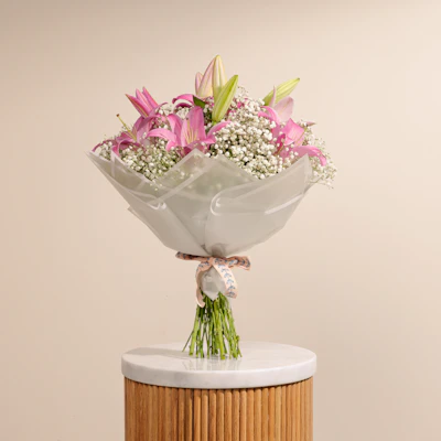 باقة زهور ليليوم وردية حالمة باقة زهور ليليوم وردية حالمة