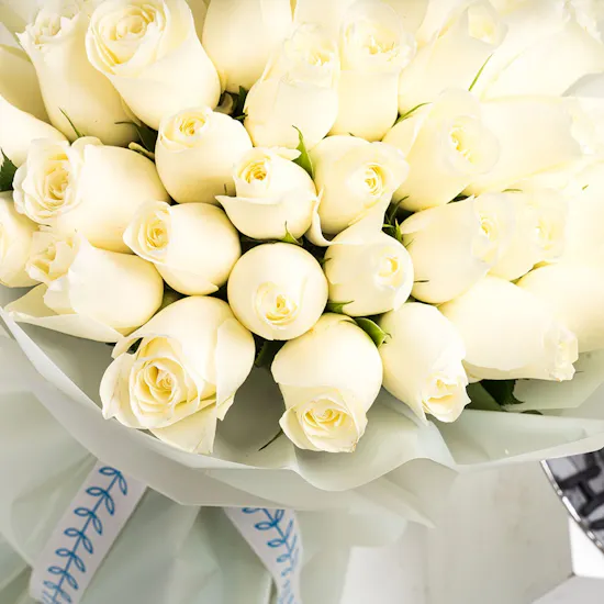 Blueberry Cheesecake | White Roses