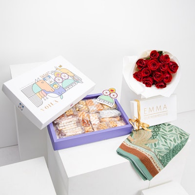 Voila Royal Halawet El Moled Box | Emma & Red Roses