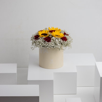 Charming Flowers | Round Box
