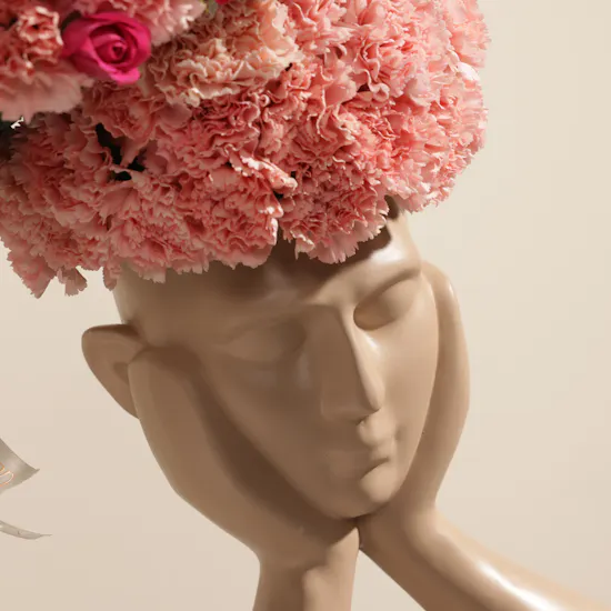 Graduation carnation Hat + Ceramic vase