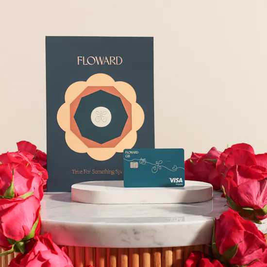 Floward 50 KWD Card | Fuchsia Rose Graduation Lei