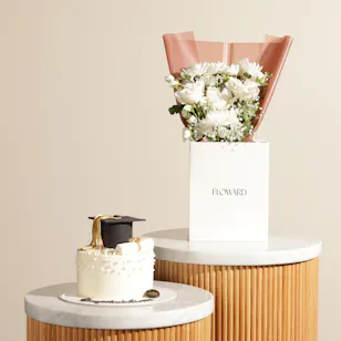 Noon Sweets Graduation Cap Cake | Tender Moments Flowers