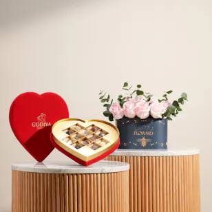 Godiva Red Velvet Heart Chocolates Gift Box | Smooth Melody Flower Box