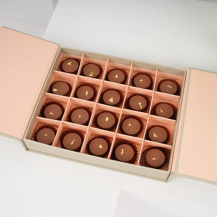 Floward Caramel Chocolate Box | Beauty Vase 3