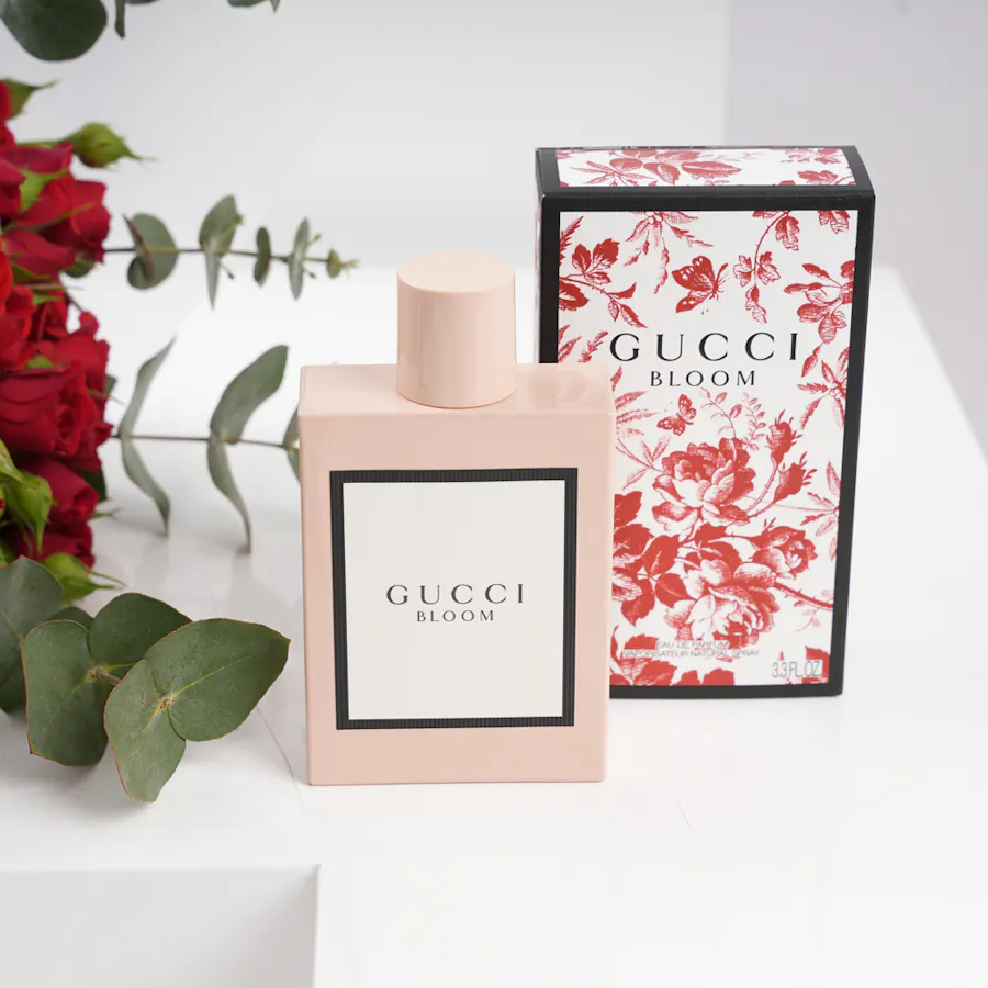 Gucci Bloom Gocce di Fiori EDP 100ml | Lavish Red Roses 4
