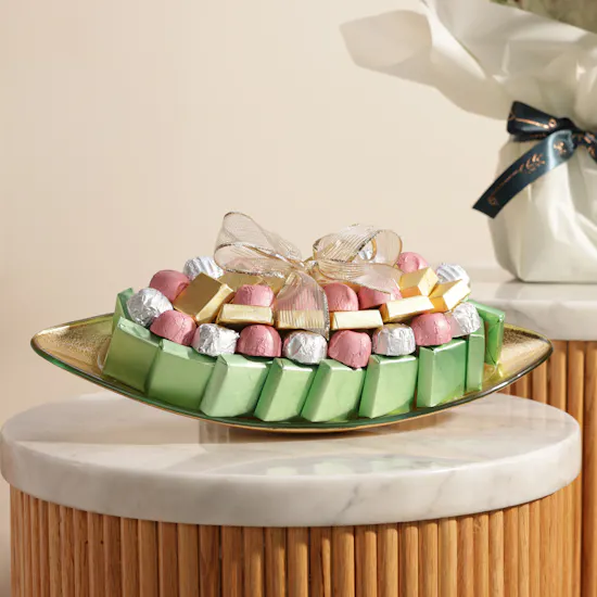Bateel Chocolate Small Glass Tray | Enchanting Flower Bouquet
