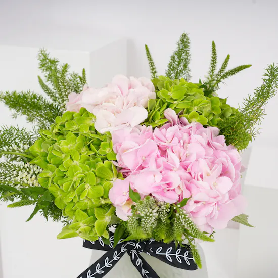 Miss L by L'azurde Gold Hope Necklace | Hydrangea vase