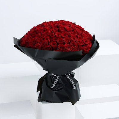 100 Red Roses |Black Wrap