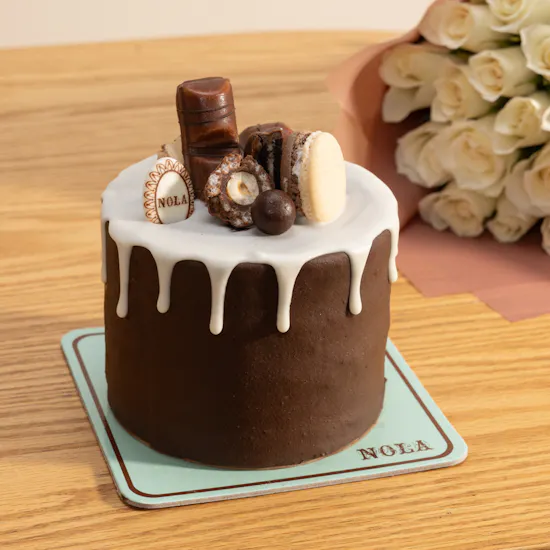 Nola Kinder Bueno Bomb Small Cake | Love Flowers