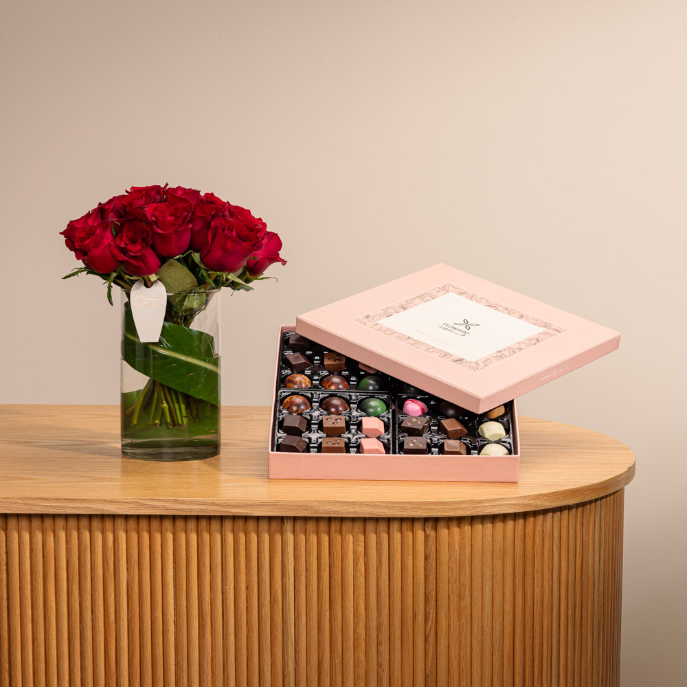 بونبون شوكولاتة من فلاورد | مزهرية جوري حمراء