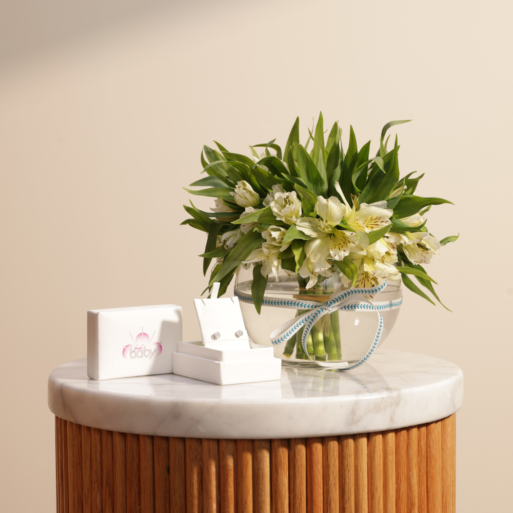 أقراط ألماس من بيبي فتيحي | مزهرية زهور