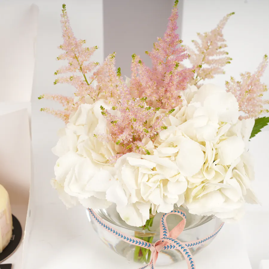 Chunk Crunchy Berries Small Cake | Softness Vase 2
