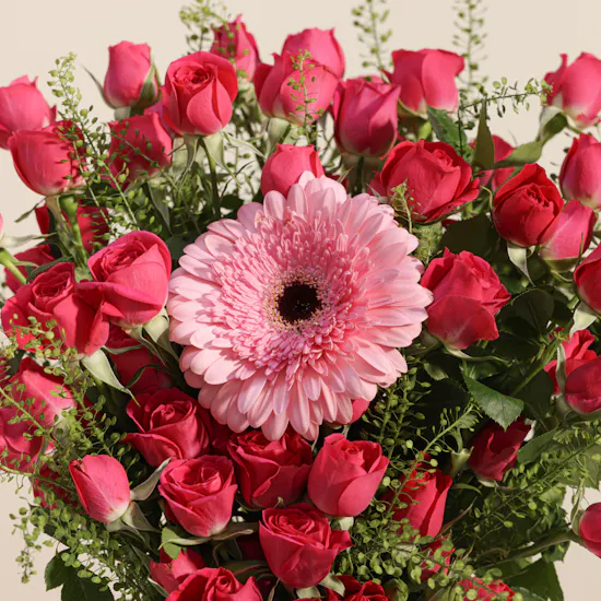 Floward Love Infinity Cake | Joyful Flowers Vase