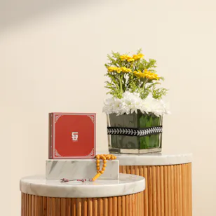 Kun Luxury Rosary | Elegant Flowers Vase 