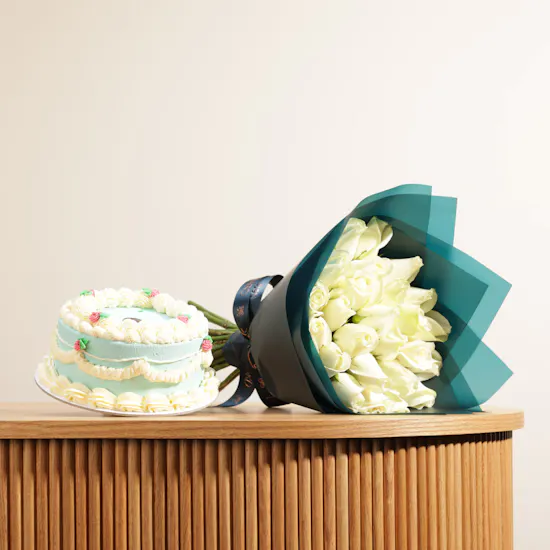 Crumbles Blue Hues Vanilla Crispy Cake | White Rose Bouquet